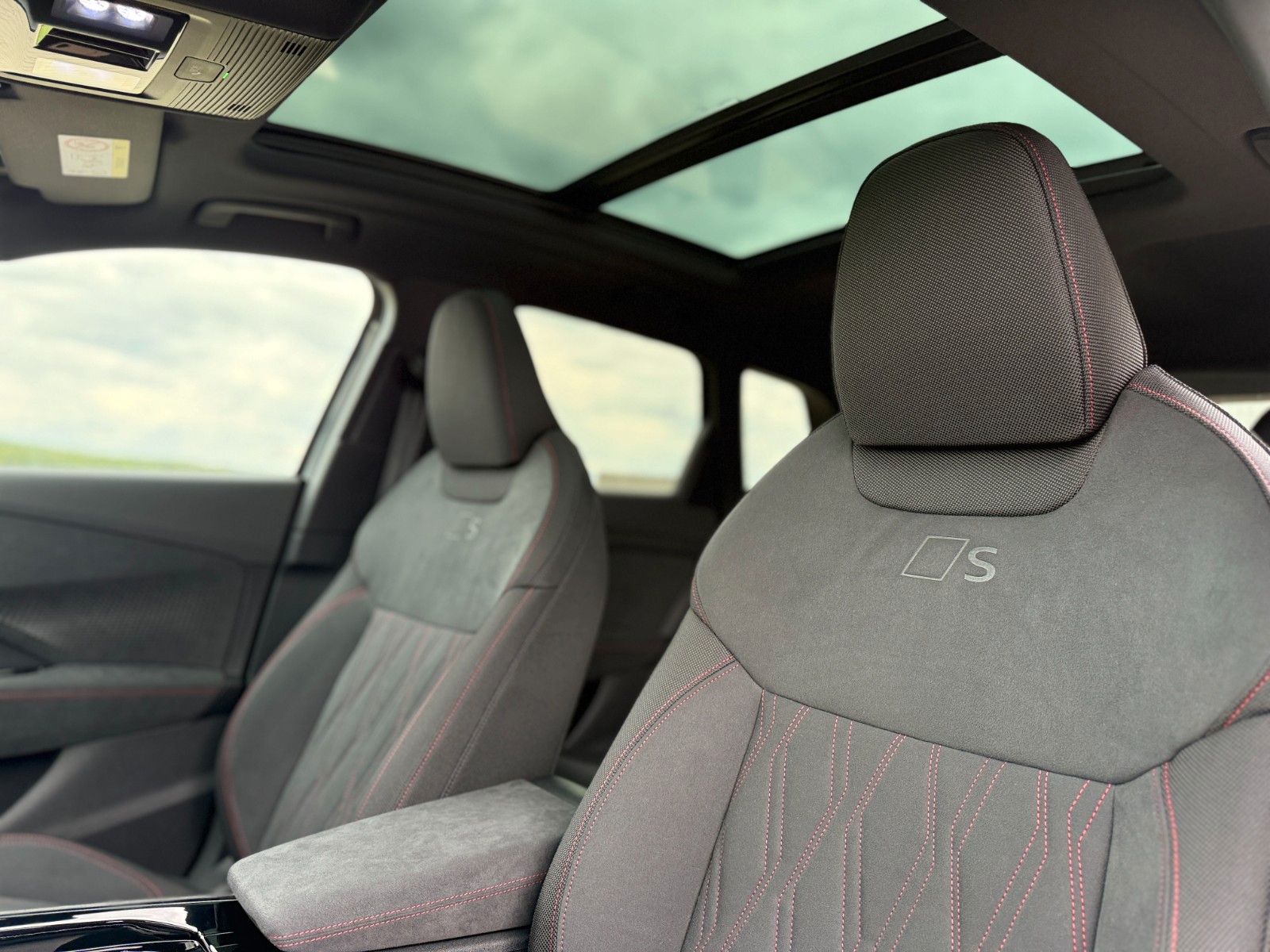 Audi Q3 TFSI S-line S tronic+AHK+PANO+SONOS+