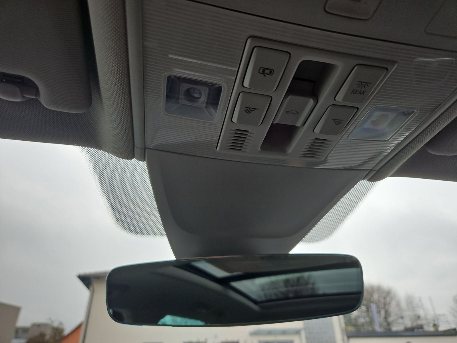Volkswagen Tiguan 2.0 TDI Elegance 4Motion/NAVI/AHK/Matrix
