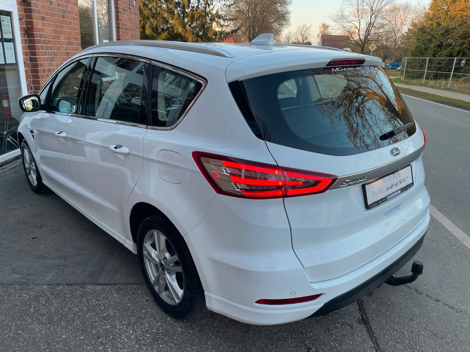 Ford S-Max S-MAX Hybrid Titanium AHK Kamera ACC