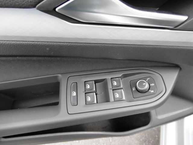 Volkswagen Golf VIII 1.5 Life 1.5 TSI - Samsaru's Car Outlet