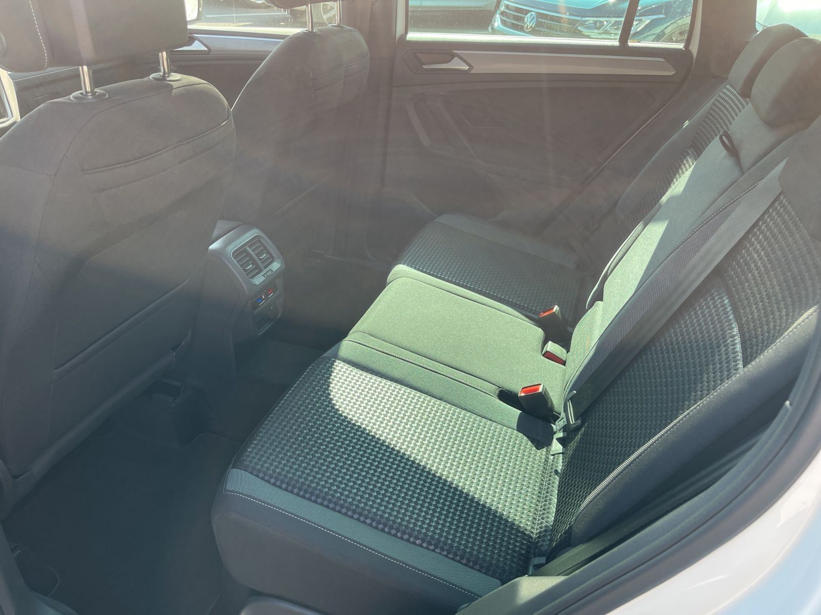 Volkswagen Tiguan Life 1.5 TSI - Samsaru's Car Outlet
