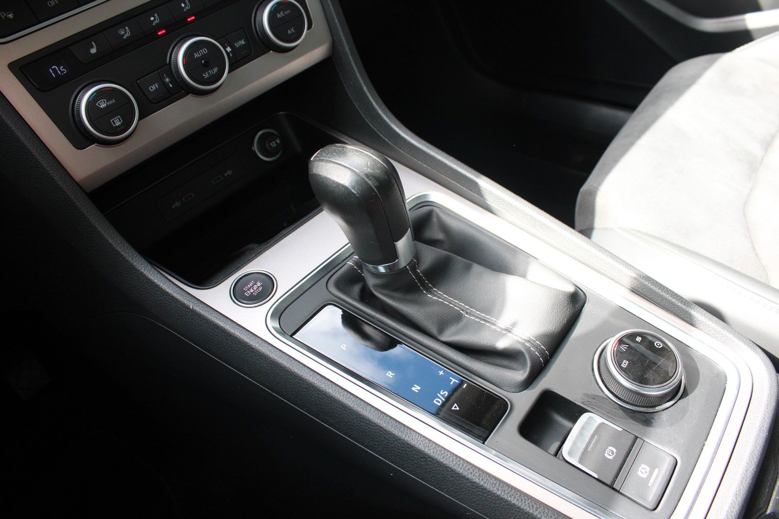Seat Ateca 1.5 TSI DSG+BEATS+ACC+LED+RFK+KESSY+SHZ+++