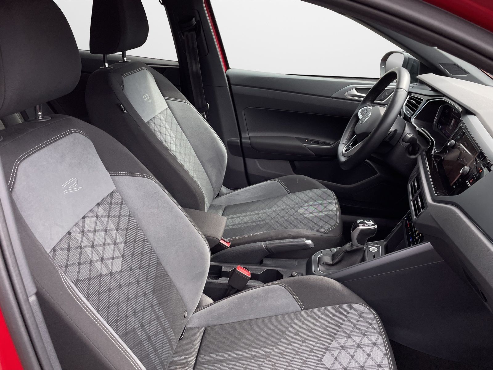 Volkswagen Taigo 1.0 TSI DSG R-Line - Samsaru's Car Outlet