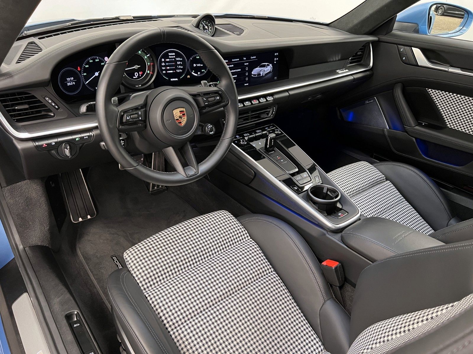 Porsche 911 Turbo S / PTS / Lift / Heritage Design