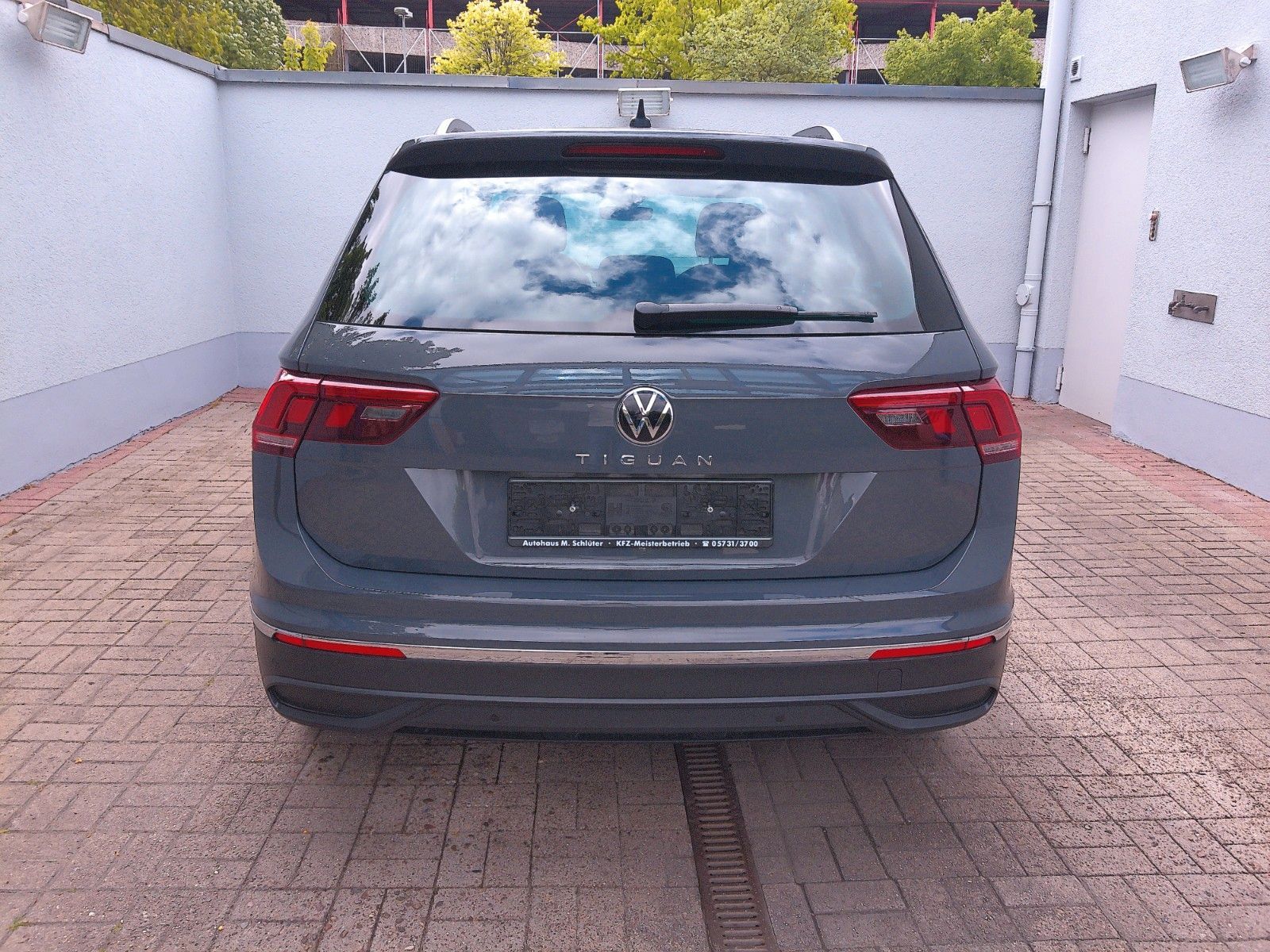 Volkswagen Tiguan 1.5 TSI DSG Life - Samsaru's Car Outlet