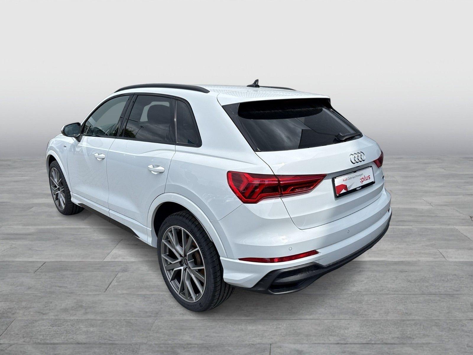 Audi Q3 40 quattro S LINE STANDHZ. AHK 360°CAM LM20