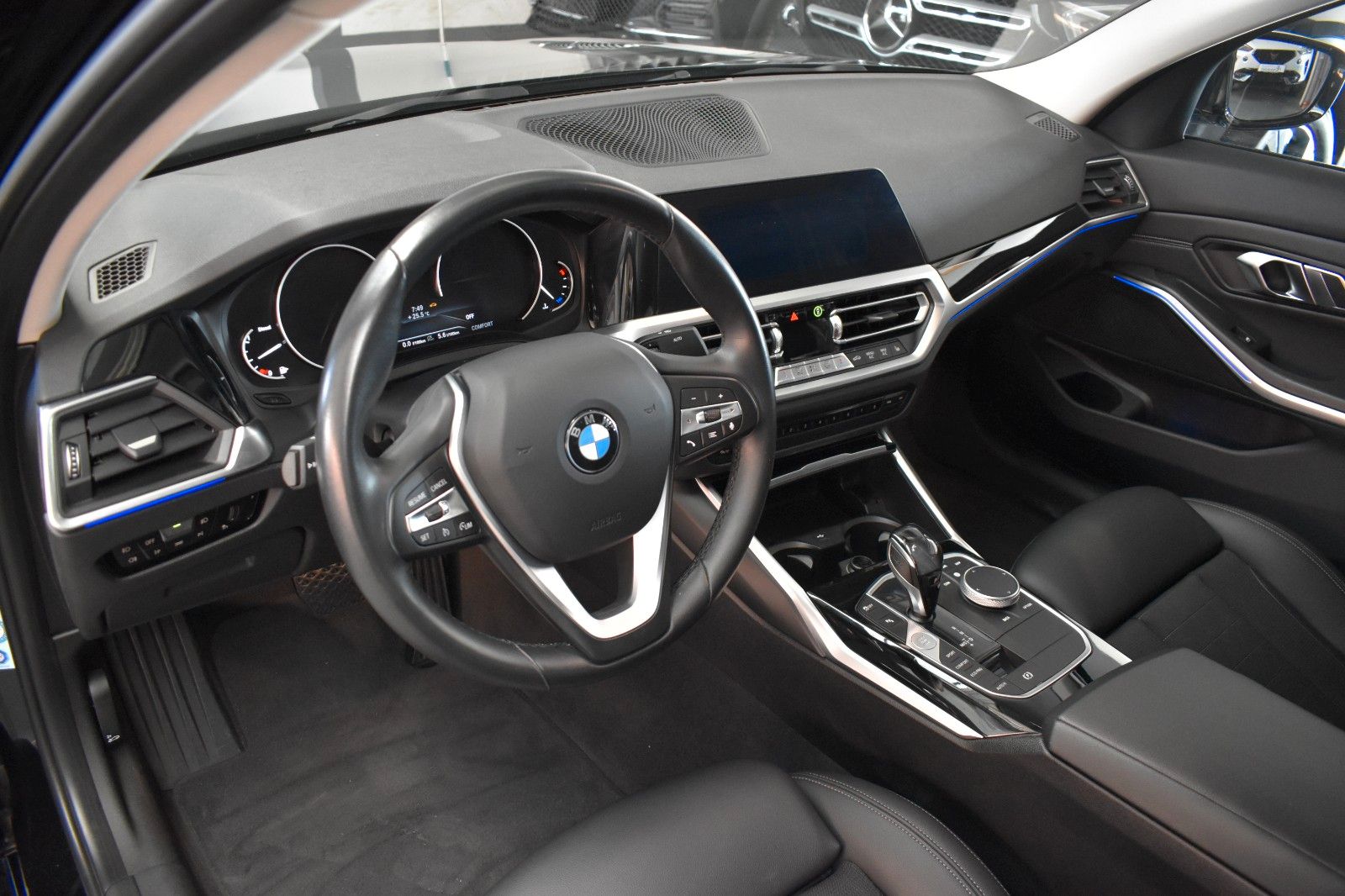 BMW 320 d SPORT LINE - Samsaru's Car Outlet