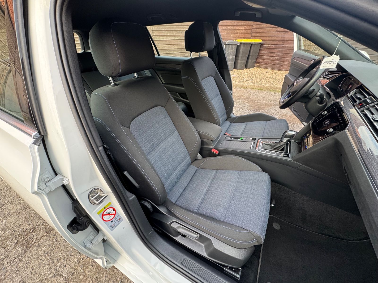 Volkswagen Passat Variant GTE DSG - Samsaru's Car Outlet