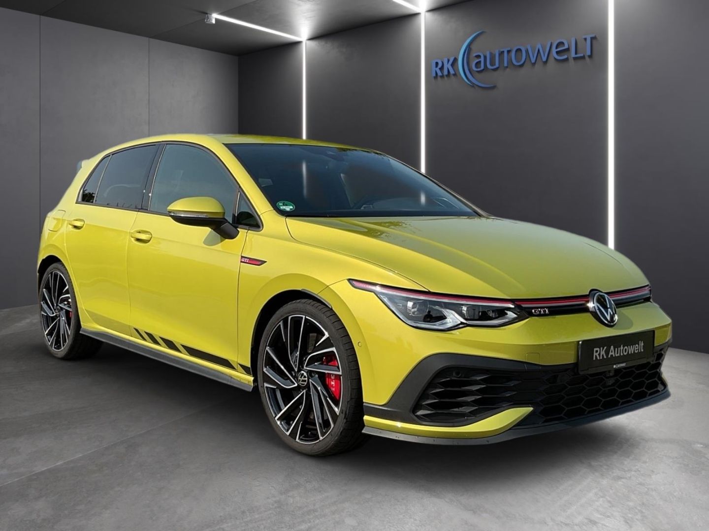 Volkswagen Golf 8 VIII Clubsport 2.0 TSI - Samsaru's Car Outlet