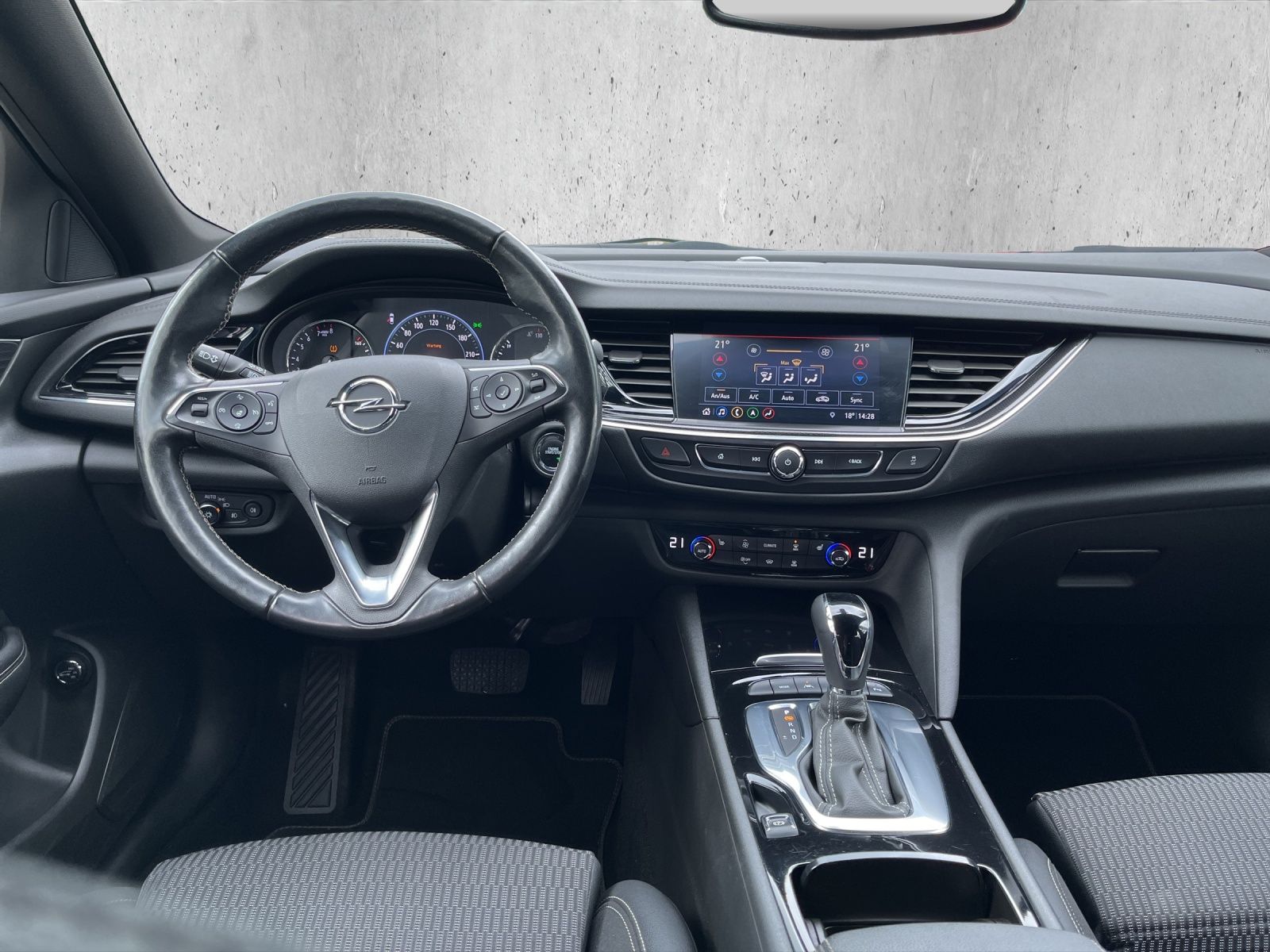 Opel Insignia ST Business Elegance - Samsaru's Car Outlet