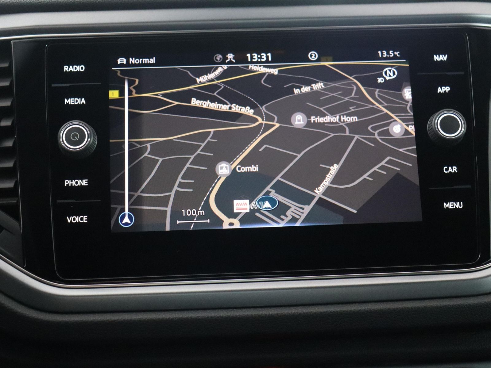 Volkswagen T-Roc 1.0 TSI - Samsaru's Car Outlet