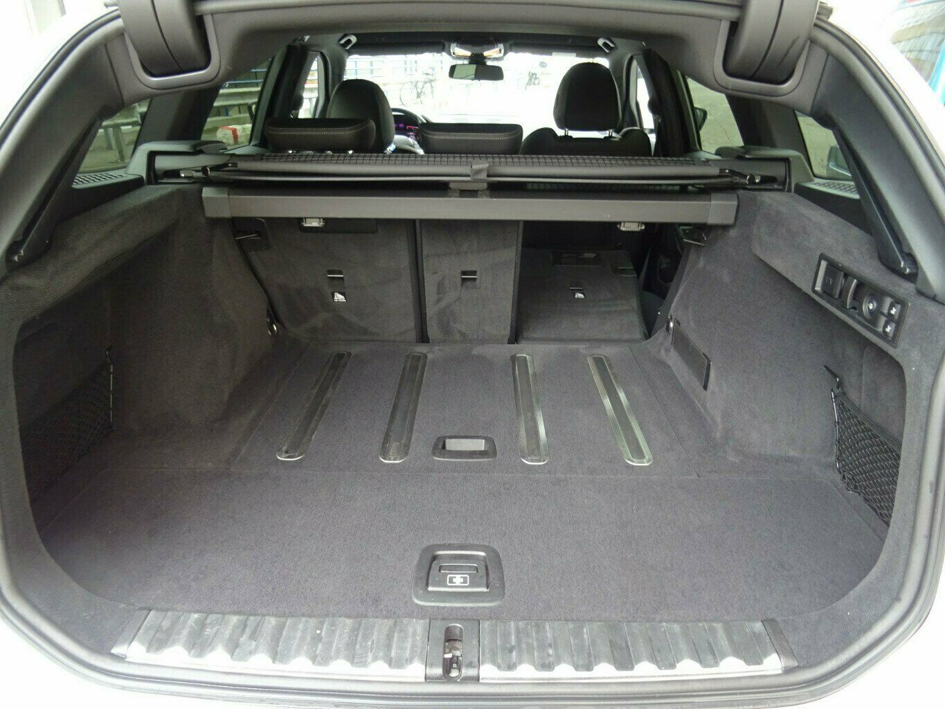 BMW 320D Sportline xDrive - Samsaru's Car Outlet