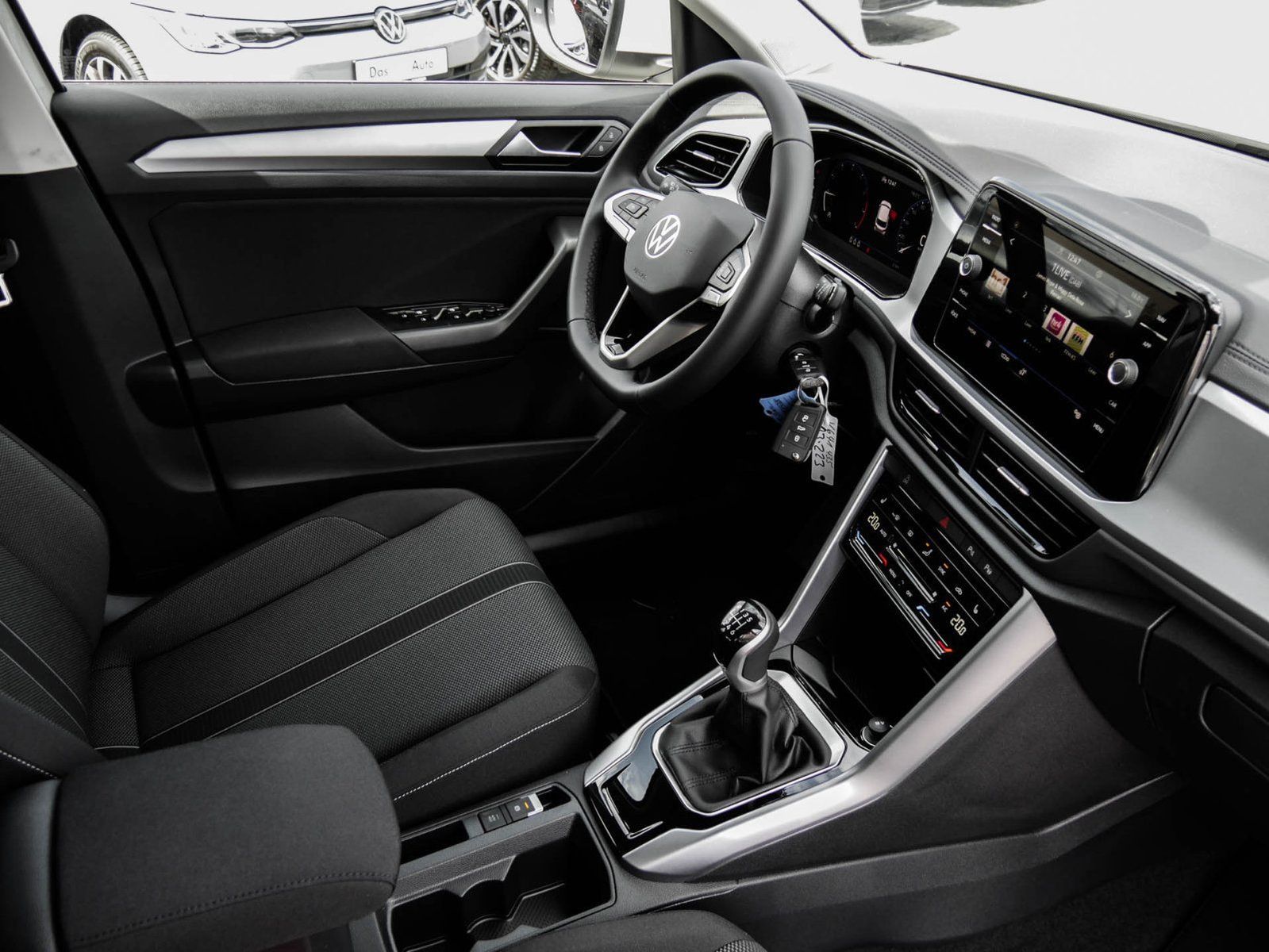 Volkswagen T-Roc Life 1.0 l TSI - Samsaru's Car Outlet