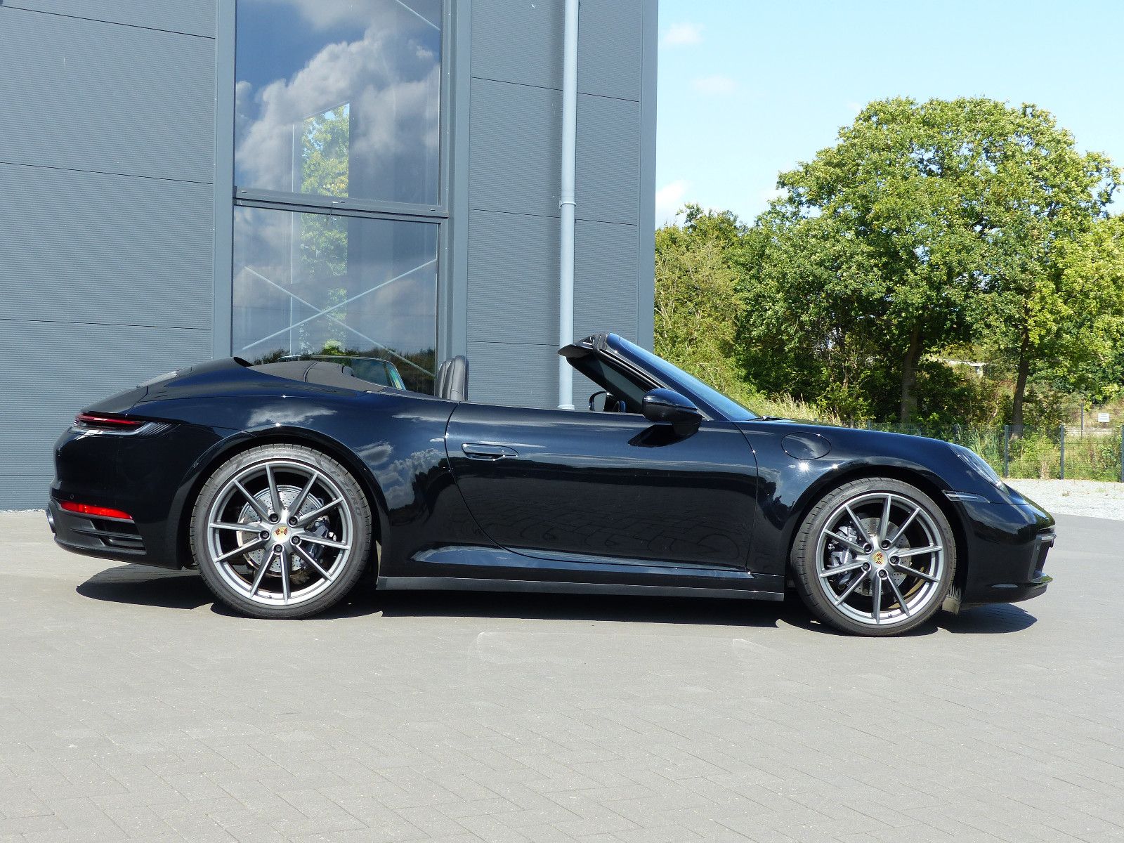 Porsche 992 Carrera 4 Cabriolet