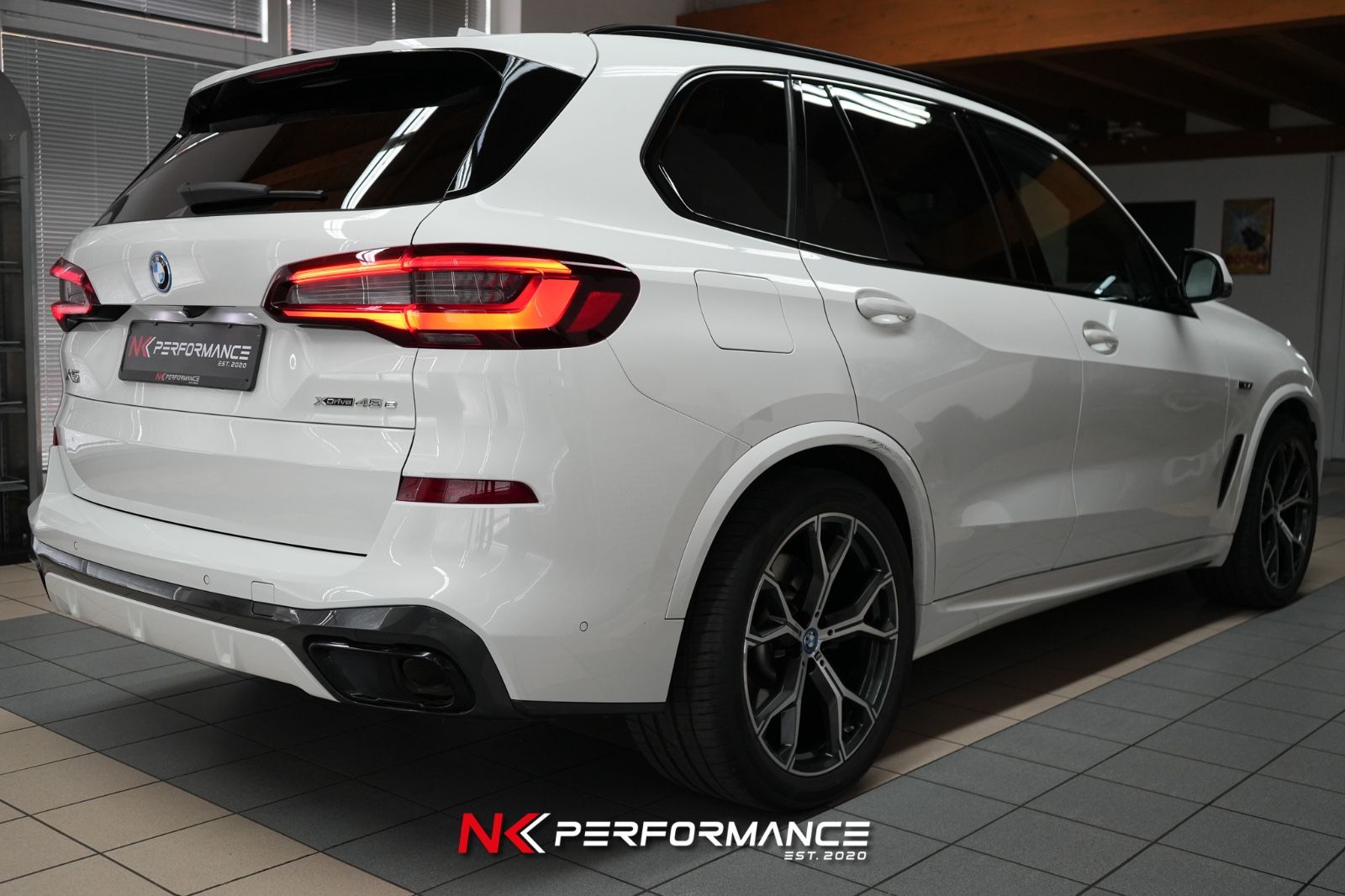BMW X5 xDrive 45 e M Sport / M-SITZE / B&W / PANO