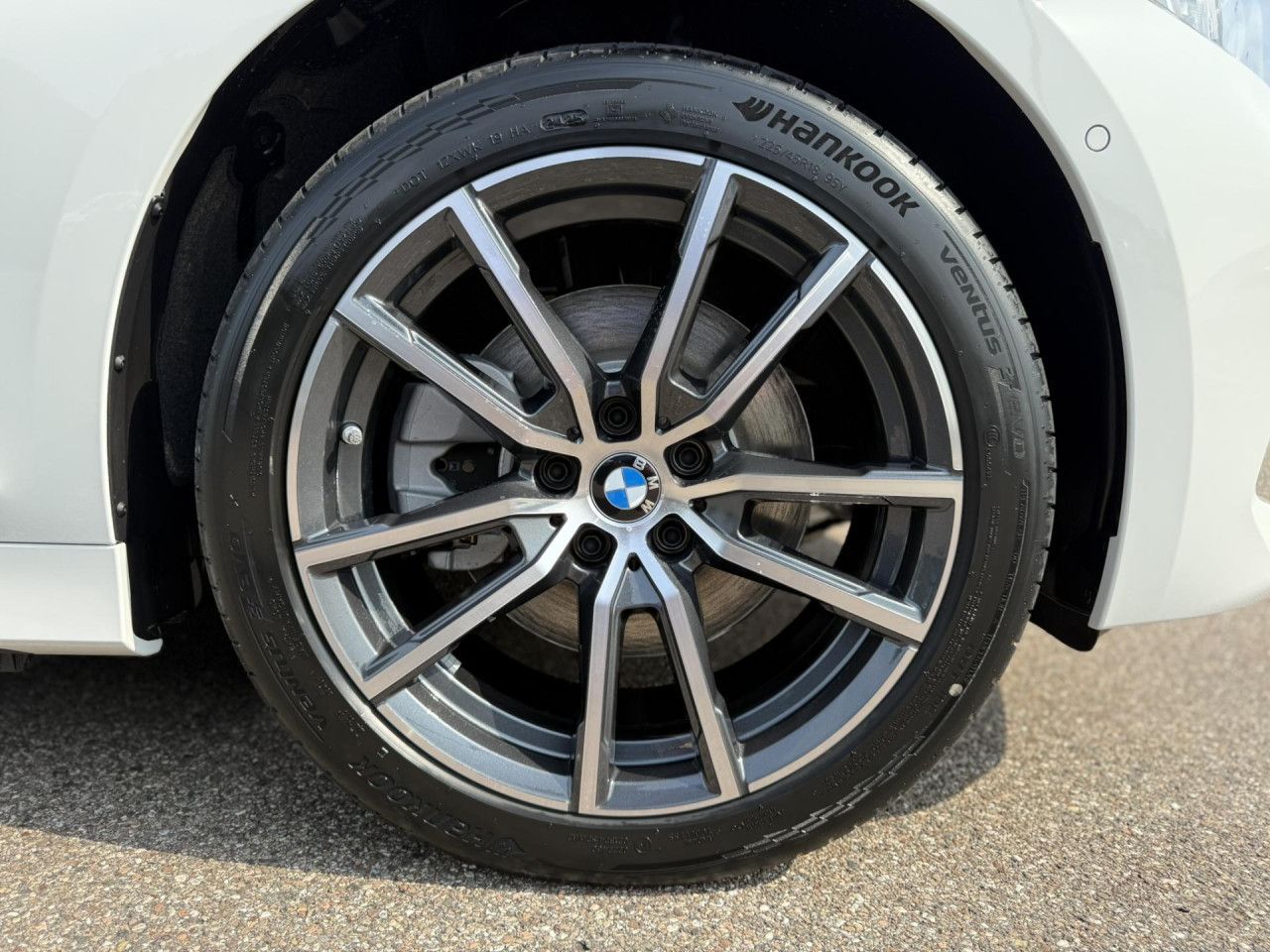 BMW 330e xDrive Touring LED HUD AHK 18"