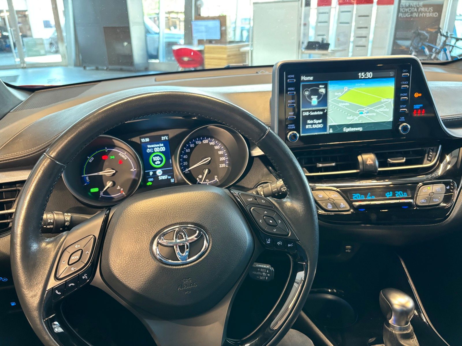 Toyota C-HR Hybrid Team D - Samsaru's Car Outlet