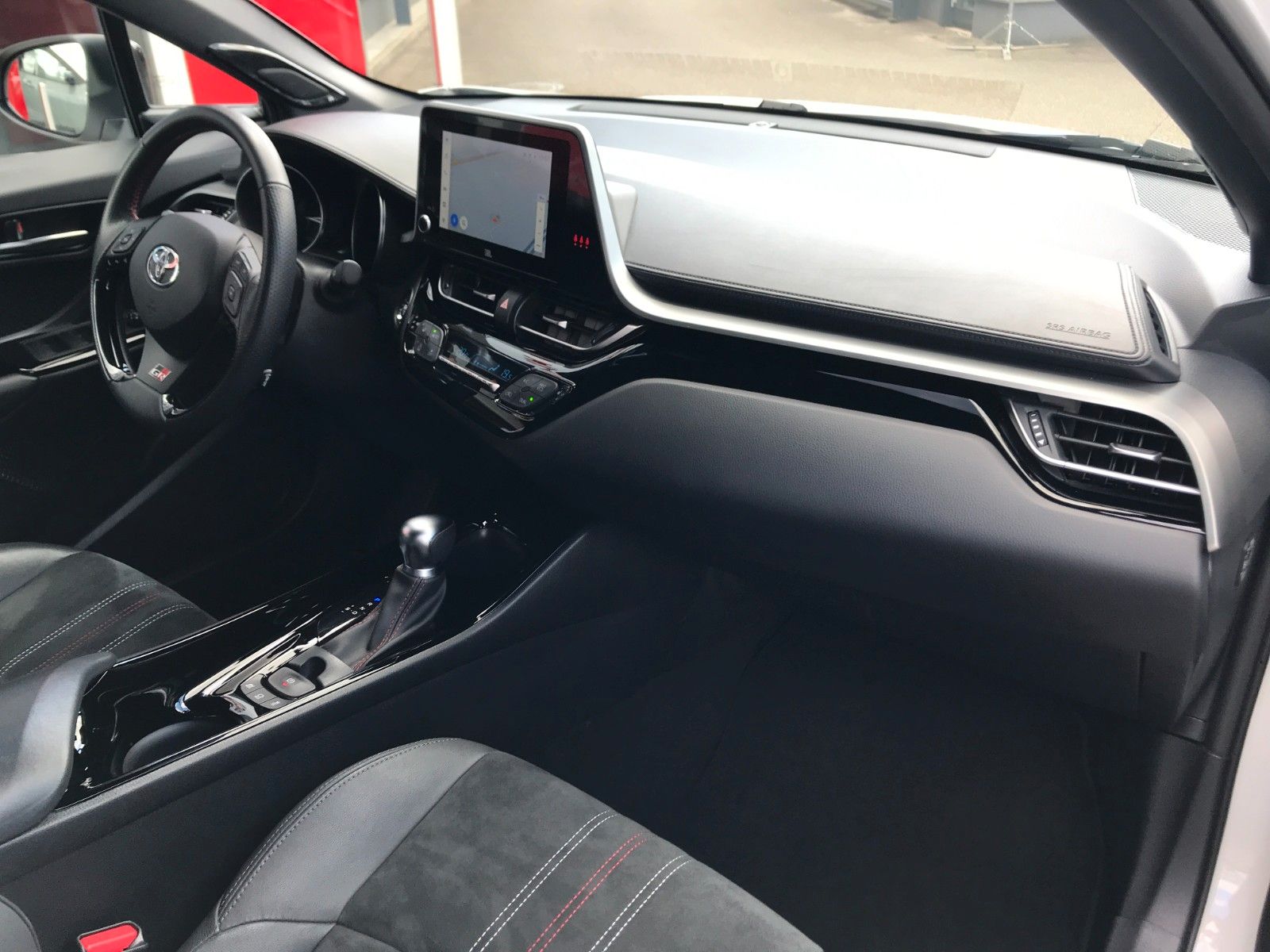 Toyota C-HR 2.0L Hybrid GR Sport - Samsaru's Car Outlet
