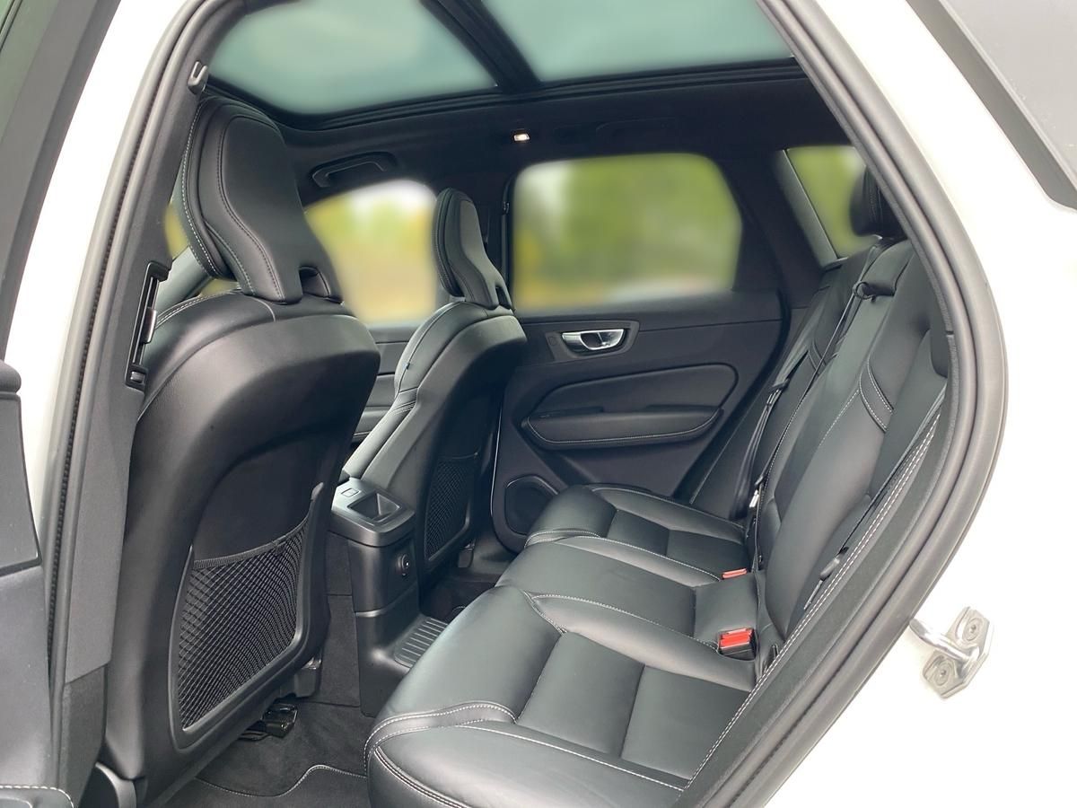 Volvo XC60 T8 R Design Plug-In AWD AHK Standhzg.