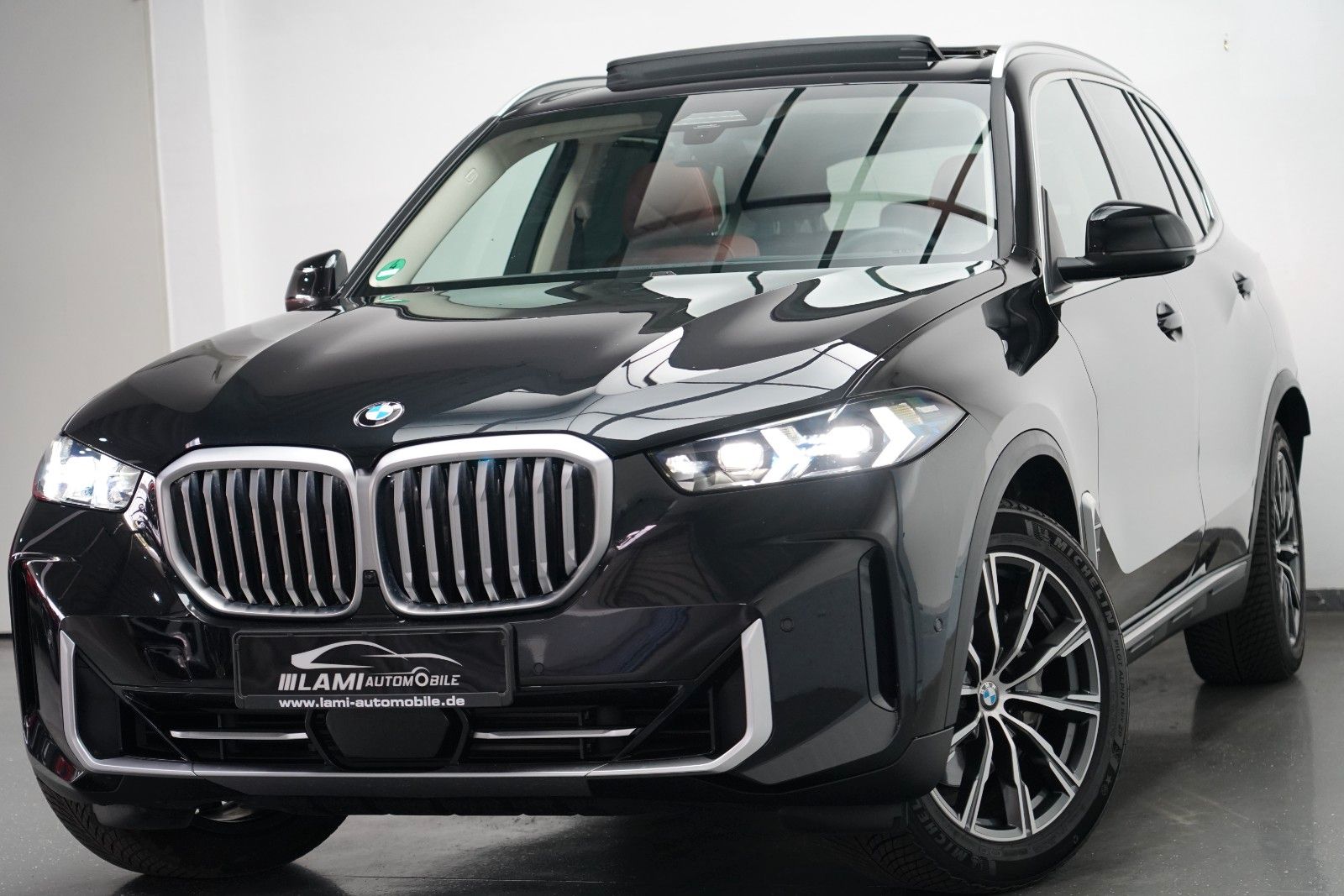 BMW X5 30d xDrive PANO B&W LUFT HUD 360 7SITZE MASSA