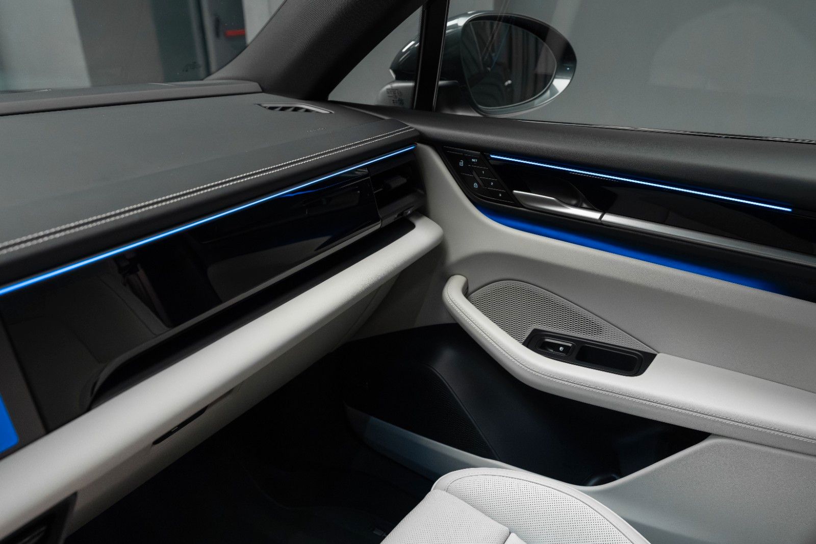 Porsche Macan Electric 4