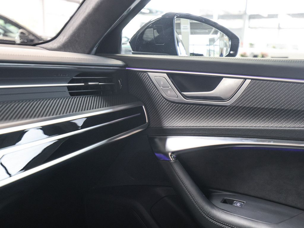 Audi RS 6 Avant 4.0 TFSI quattro Keramik 305 kmh AHK