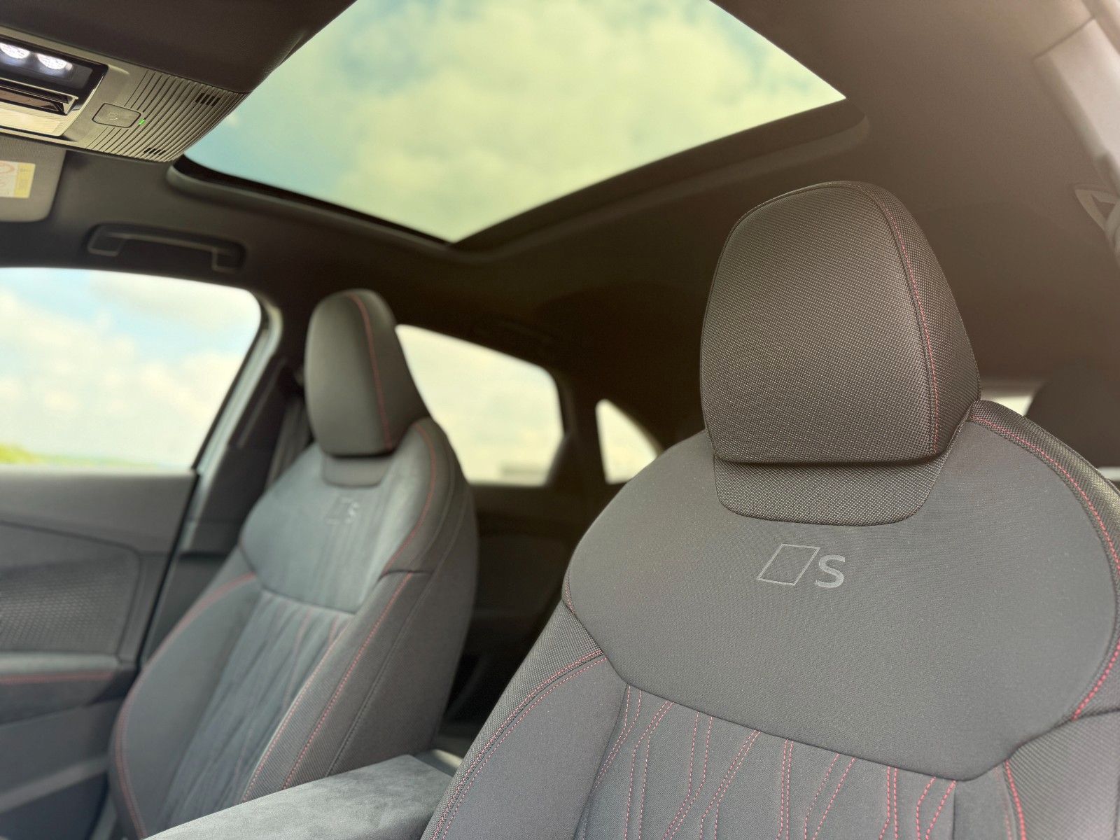Audi Q3 Sportback S-LINE quattro+AHK+PANO+SONOS