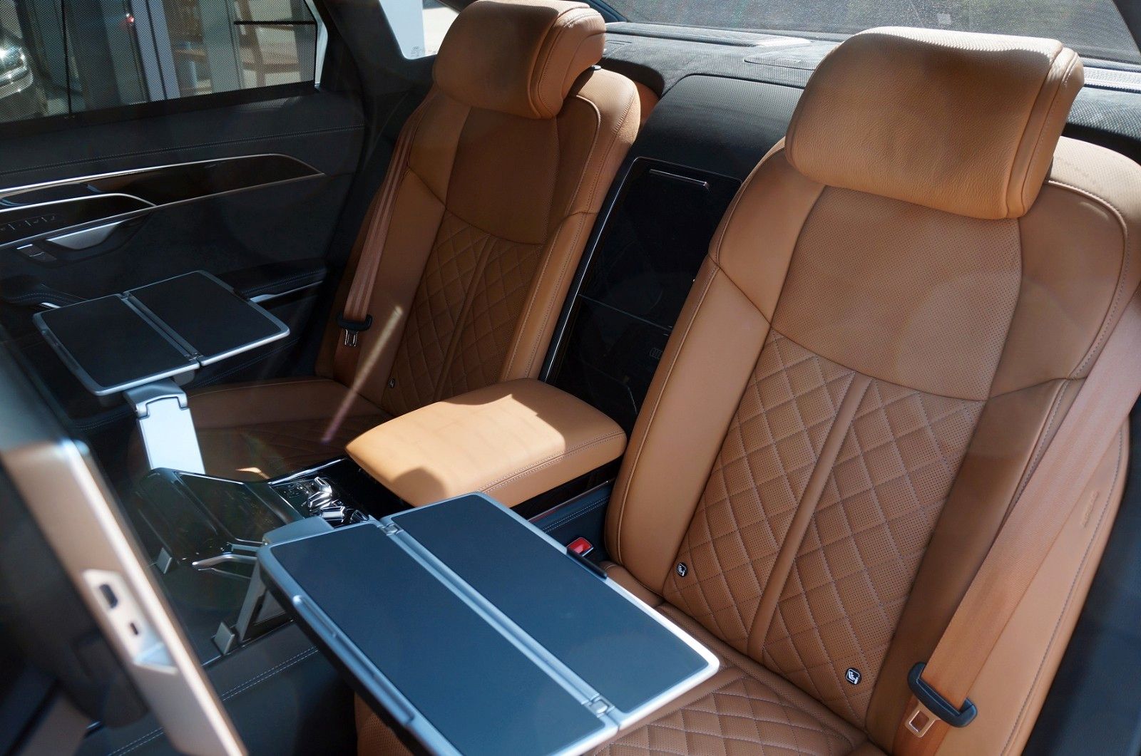 Audi A8L S line V8 60 TFSI - Samsaru's Car Outlet