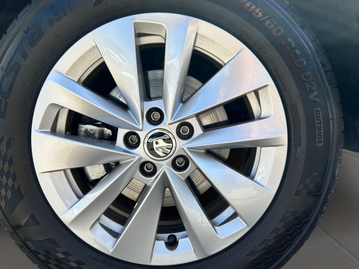 Skoda Kamiq 1.0 TSI Ambition - Samsaru's Car Outlet