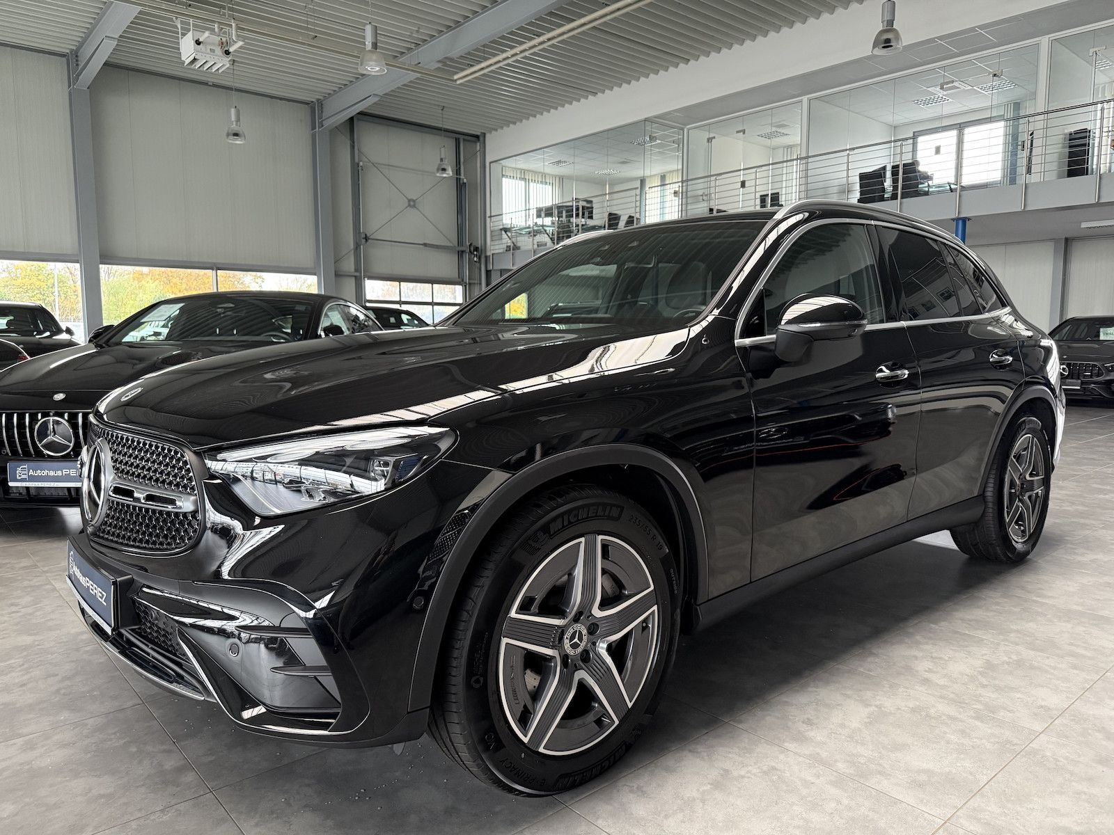 Mercedes-Benz GLC 300 4M AMG PREMIUM STANDHEIZUNG - DISTRONIC!