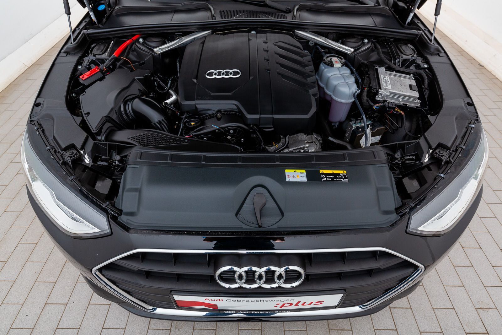 Audi A4 Avant 35 TFSI - Samsaru's Car Outlet