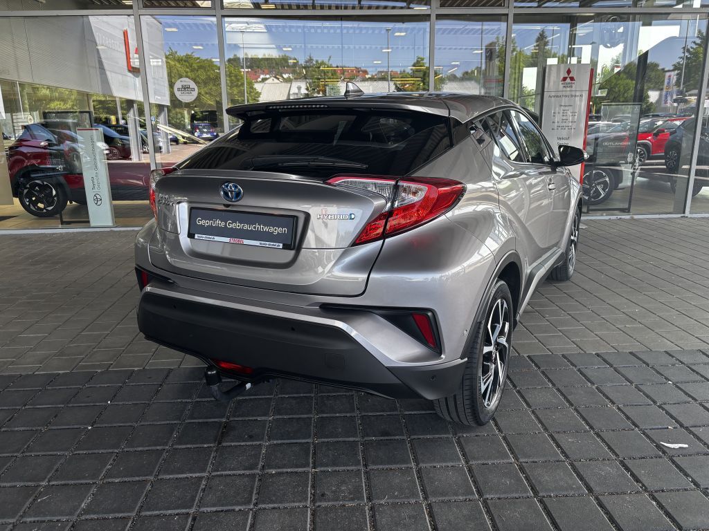 Toyota C-HR Hybrid - Samsaru's Car Outlet
