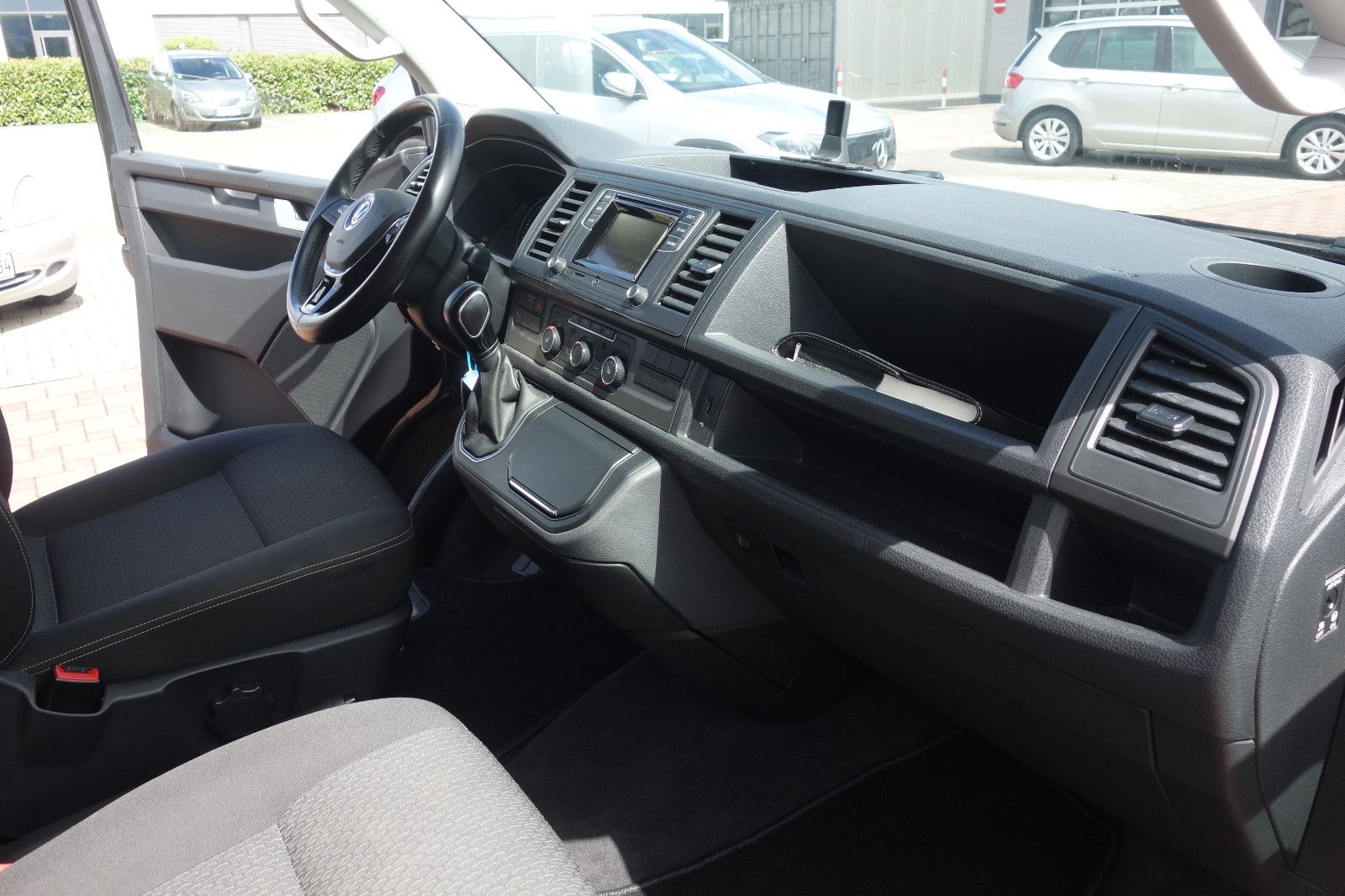 Volkswagen T6 Multivan - Samsaru's Car Outlet