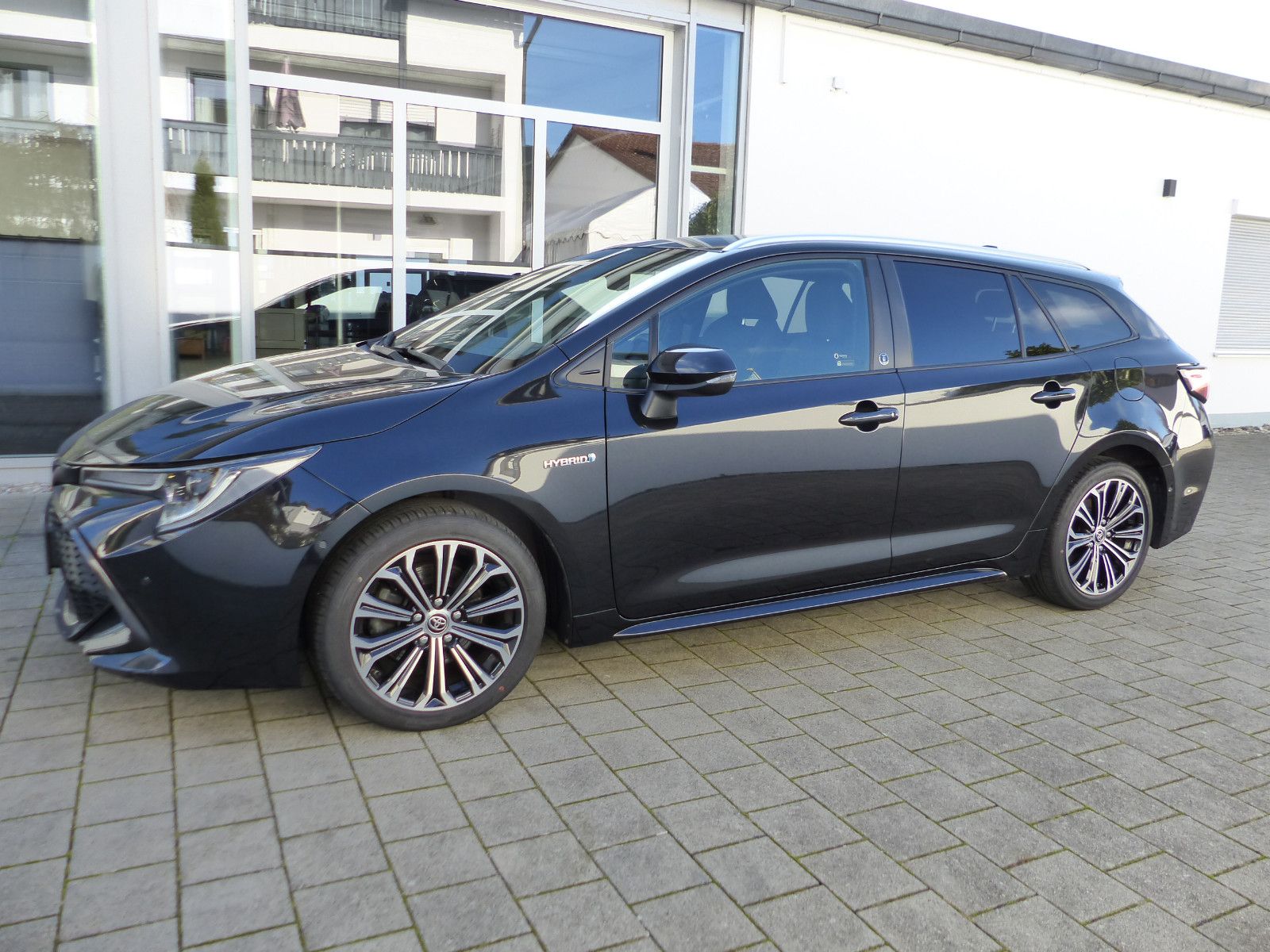Toyota Corolla TS 2.0 Hybrid Einparkh. Selbstlenkend