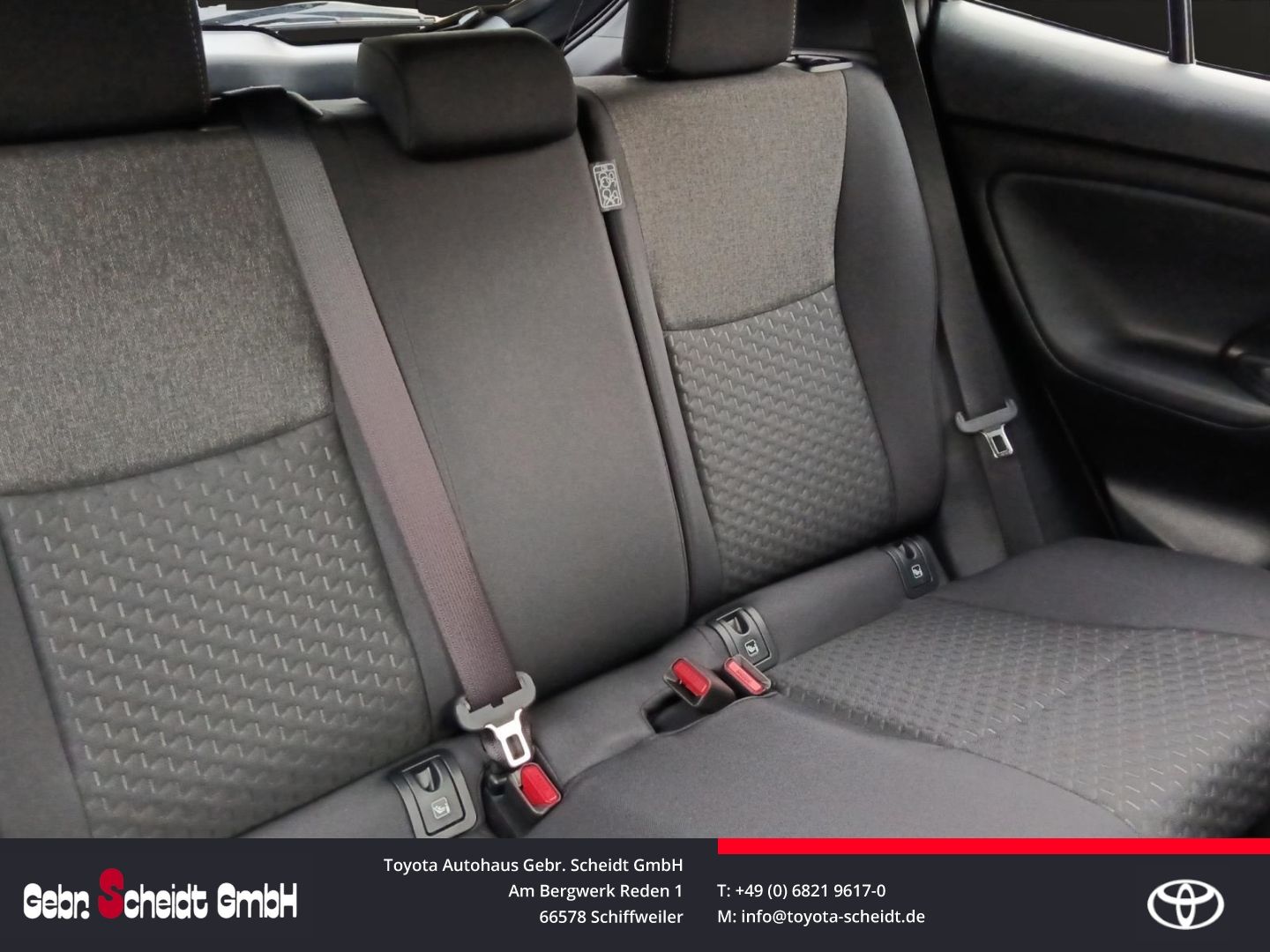 Toyota Yaris Cross Hybrid Apple CarPlay  Android Auto L