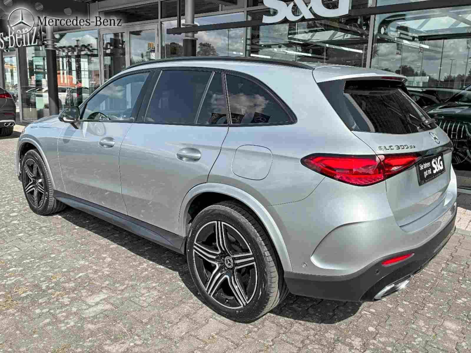 Mercedes-Benz GLC 300 de 4M AMG AHK+Night+Pano+Distro+Spurhalt