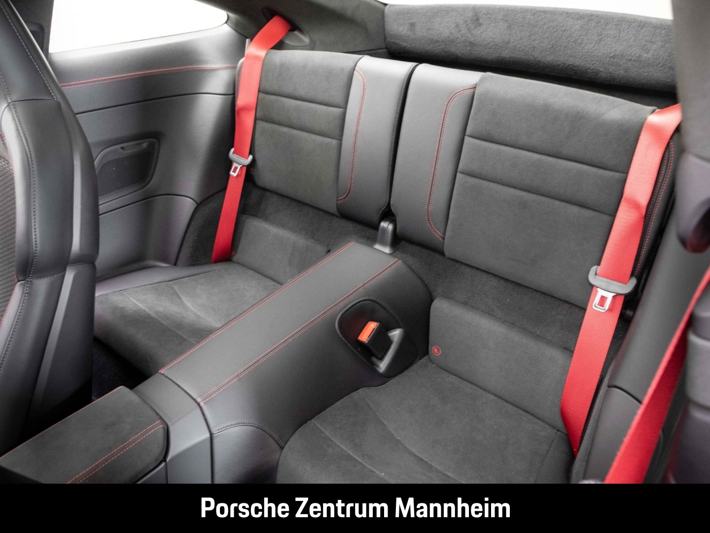 Porsche 992 -2 911 Carrera 4 GTS HD-Matrix 18-Wege Lift