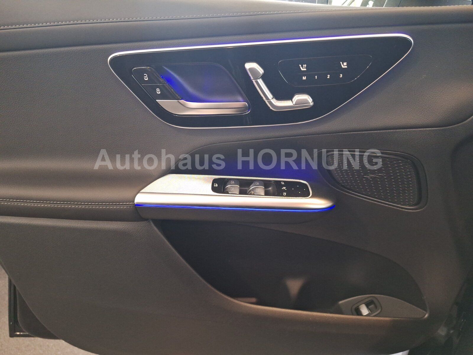 Mercedes-Benz GLC 300 d AMG 4M Edition 360° Distr AHK Memo 20"