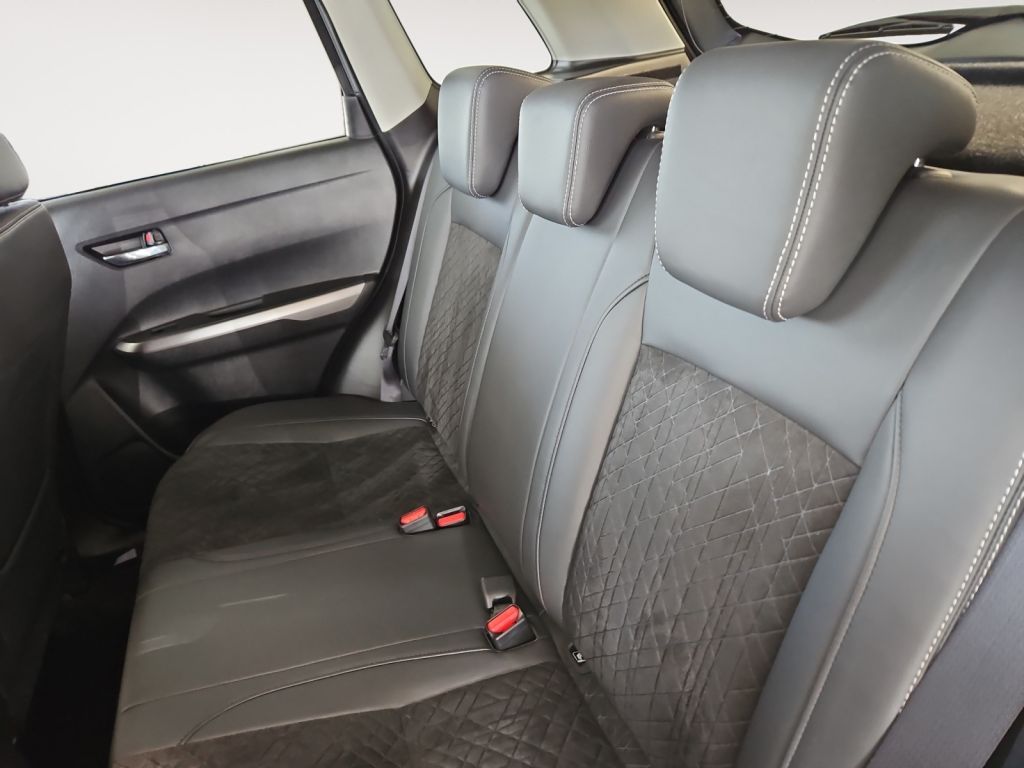 Suzuki Vitara 1.4 Comfort AWD - Samsaru's Car Outlet