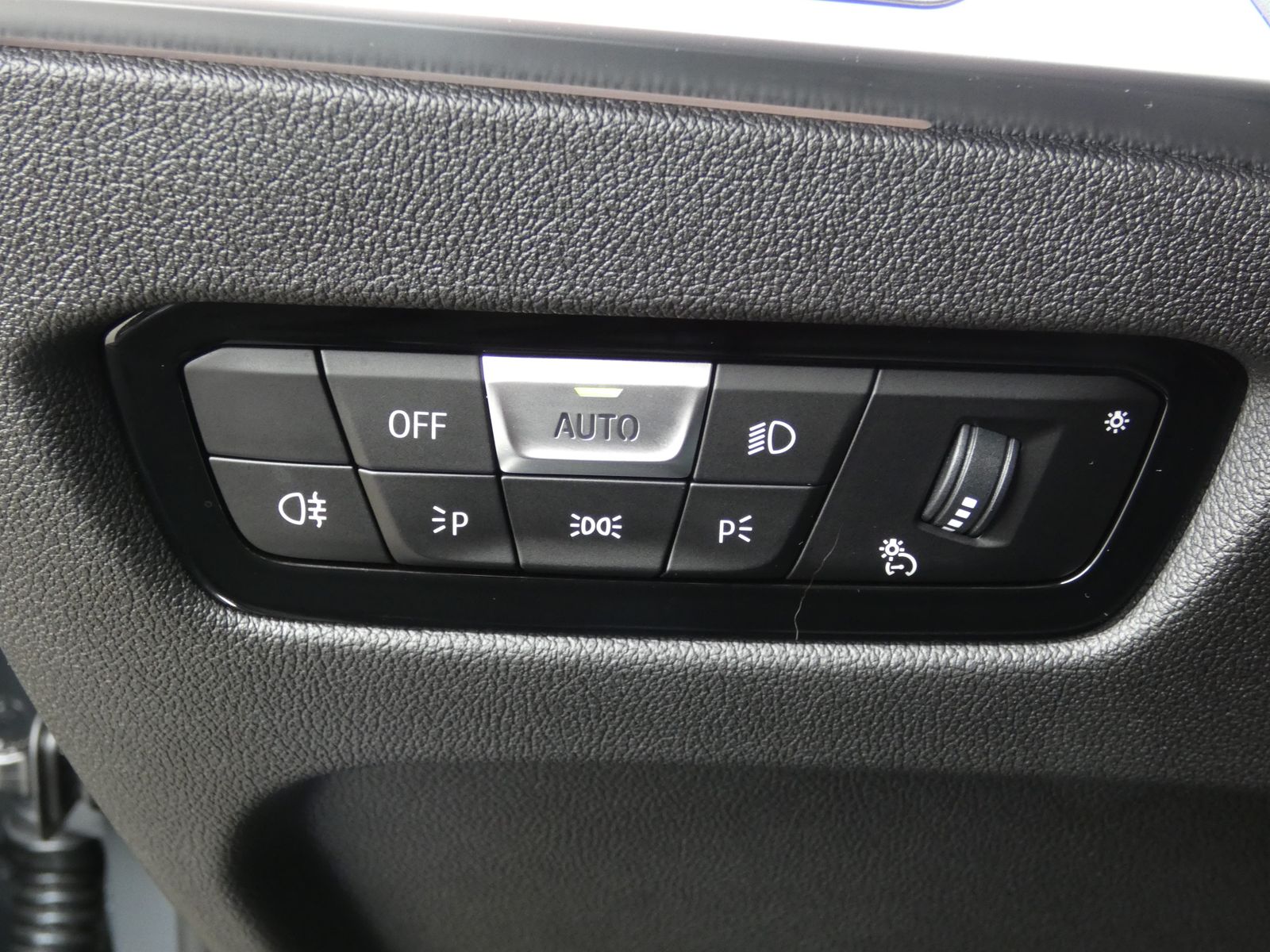 BMW 320d xDrive M Sportpaket - Samsaru's Car Outlet
