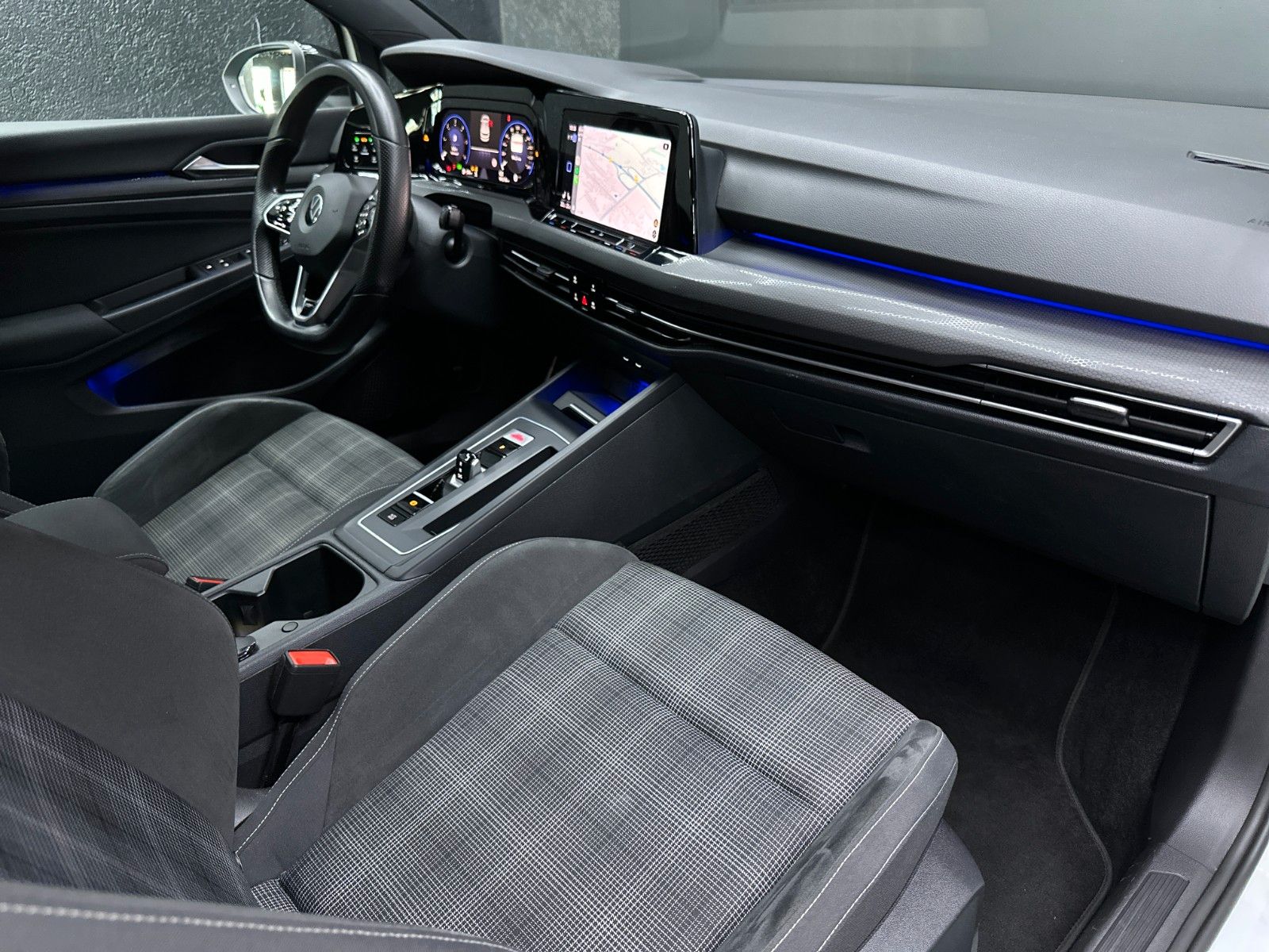 Volkswagen Golf VIII GTD - Samsaru's Car Outlet