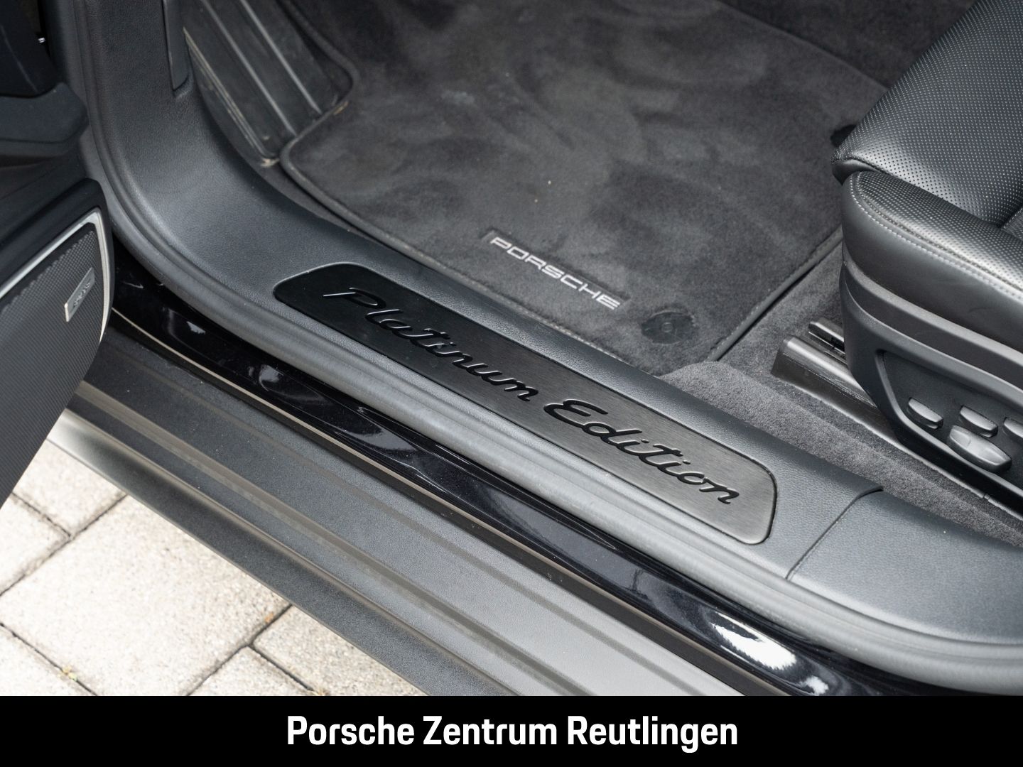 Porsche Panamera 4 E-Hybrid Platinum Edition HA-Lenkung