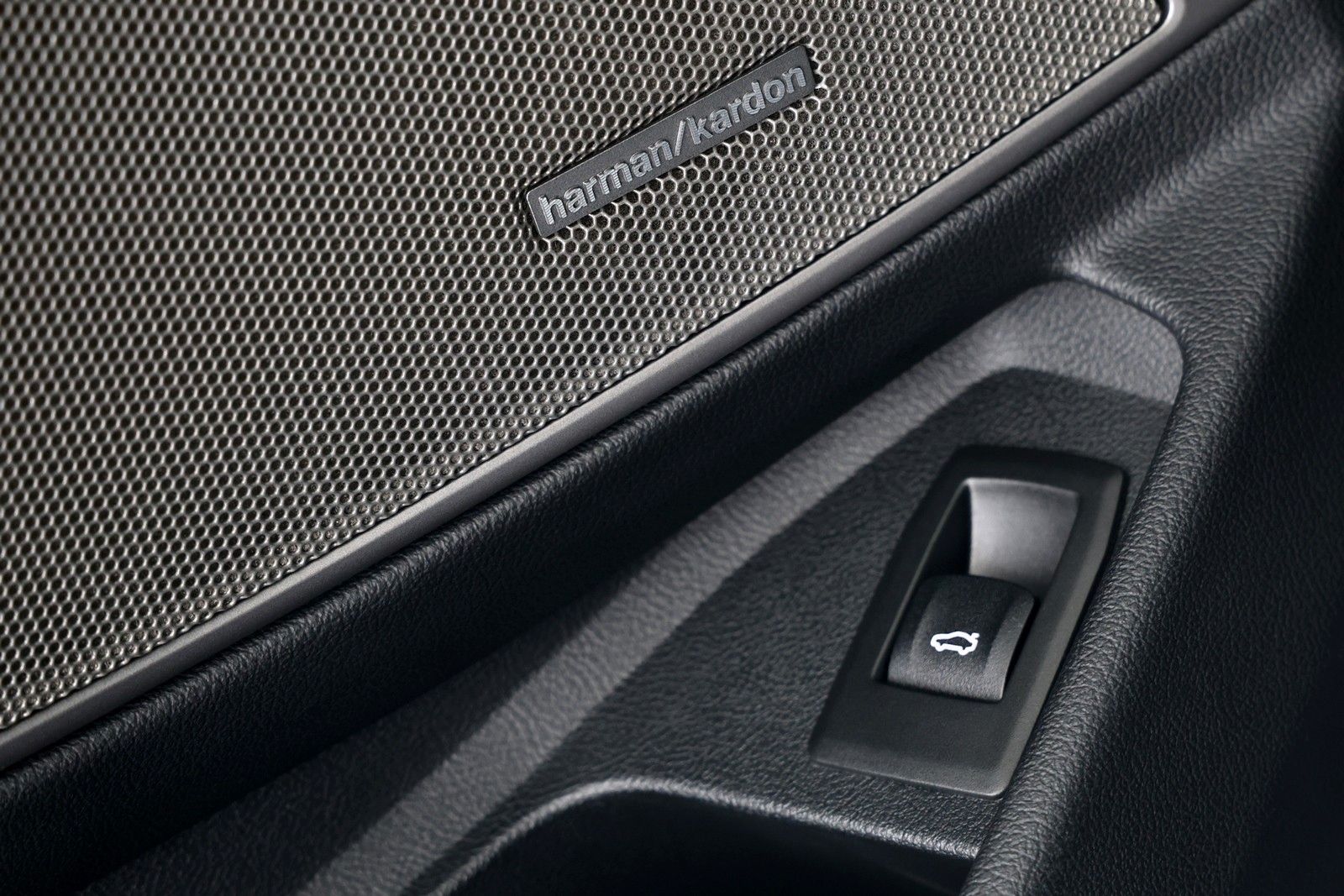 BMW 320d xDrive Touring - Samsaru's Car Outlet