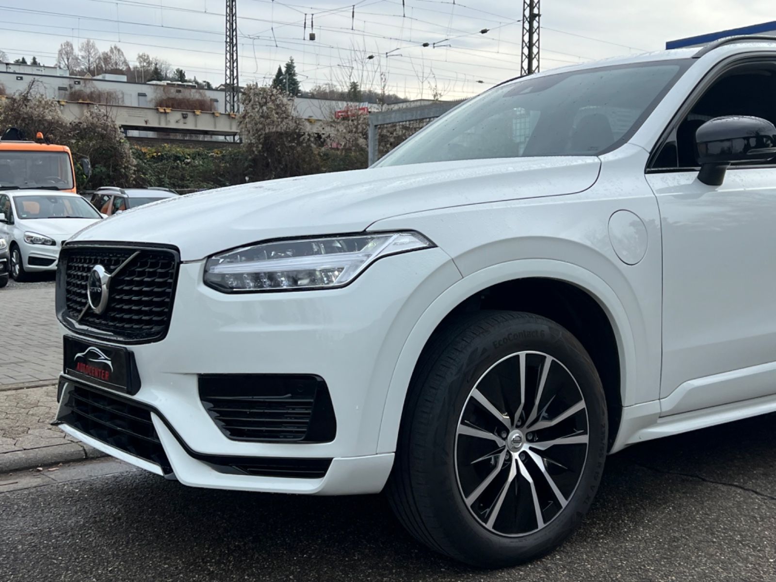 Volvo XC90 T8 R Design AWD - Samsaru's Car Outlet
