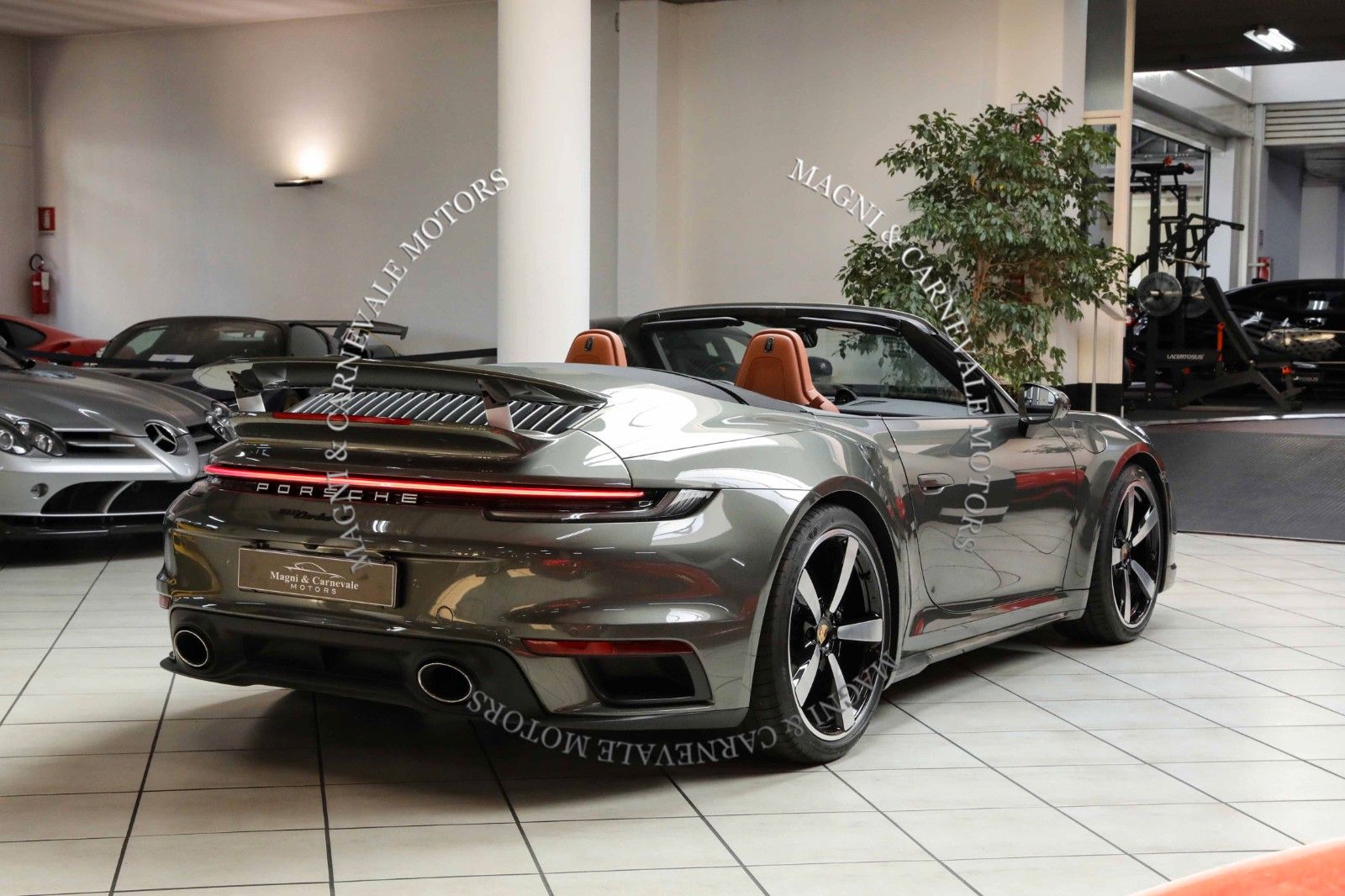 Porsche 992 Turbo S Cabriolet - Heritage - Lift - VAT