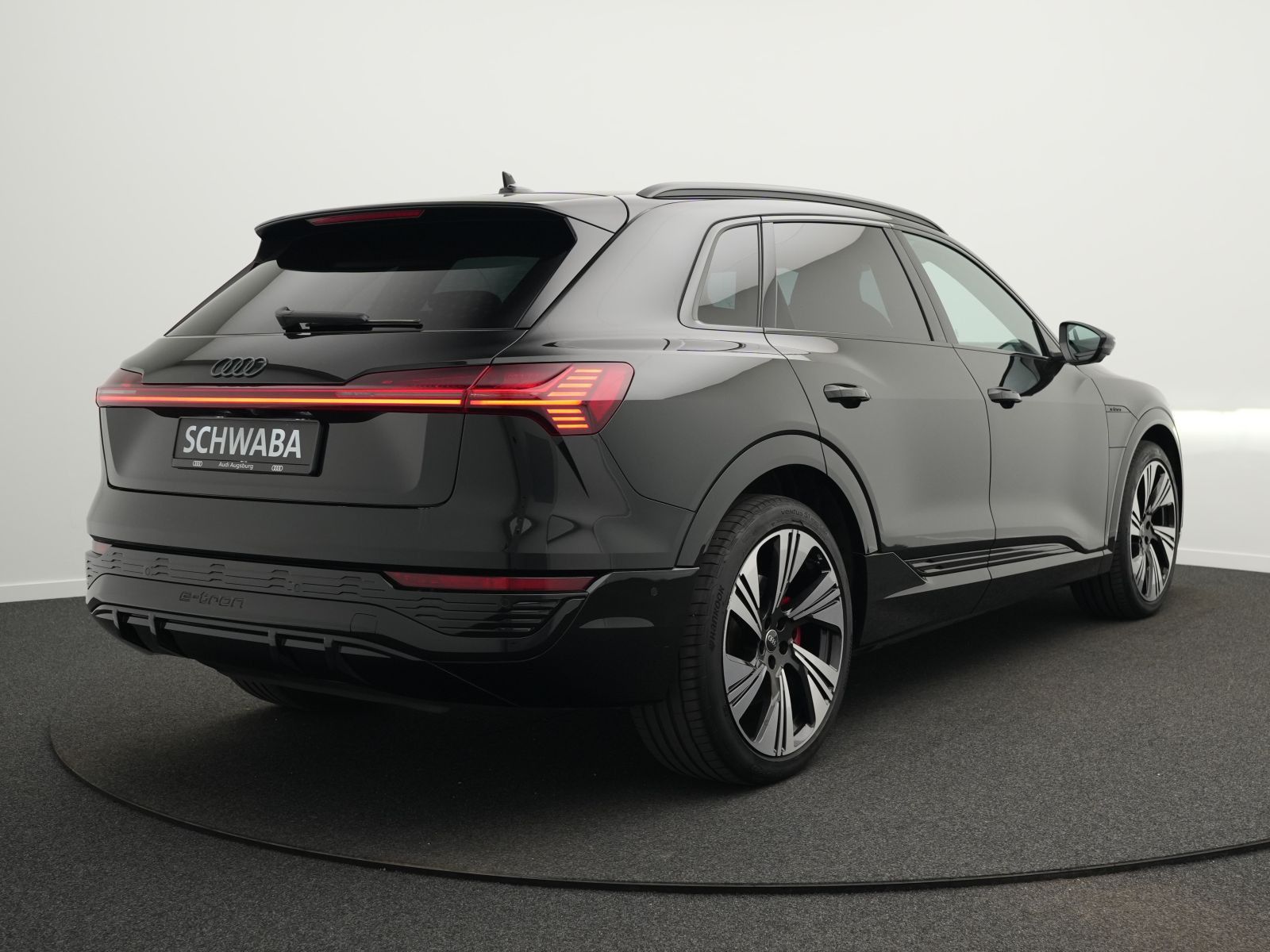 Audi Q8 e-tron S line 55 quattro *Opt.schw*PANO*AHK*