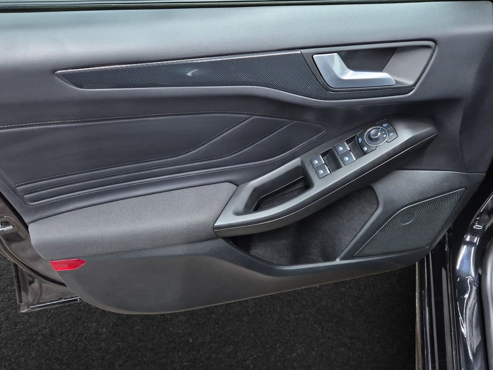 Ford Focus ST-Line X Turnier Aut.*AHK*ACC*HUD*KAM*NAV