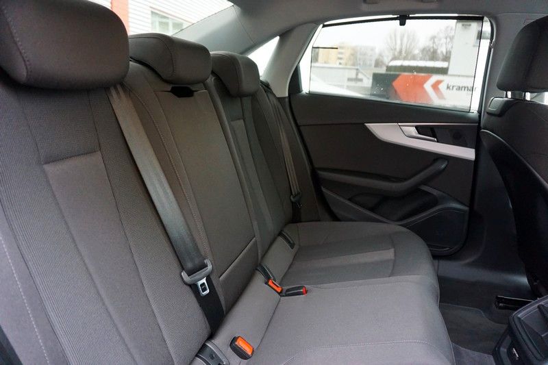Audi A4 2.0 TDI S-tronic Black Virtual/Sportsitze/Nav