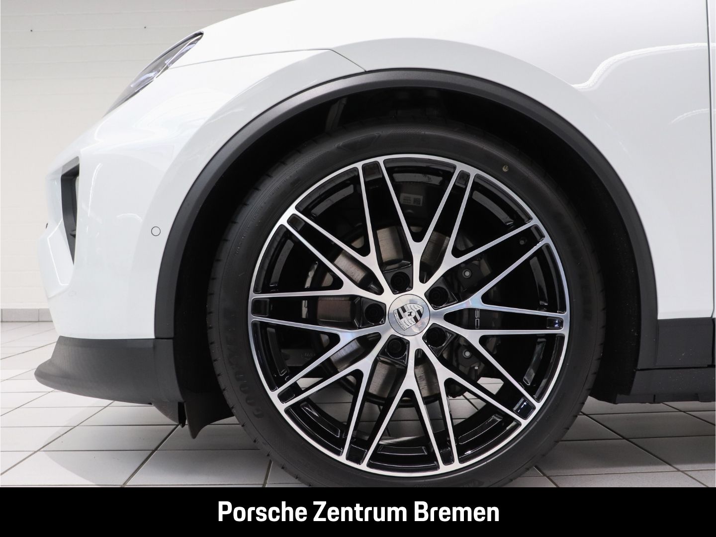 Porsche Macan 4 - Samsaru's Car Outlet