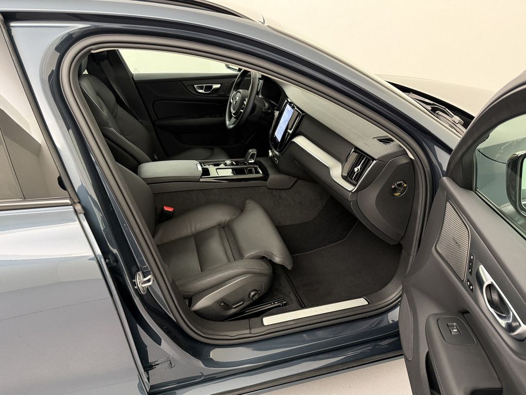 Volvo V60 Kombi T6 Plus Dark Recharge Plug-In Hybrid A